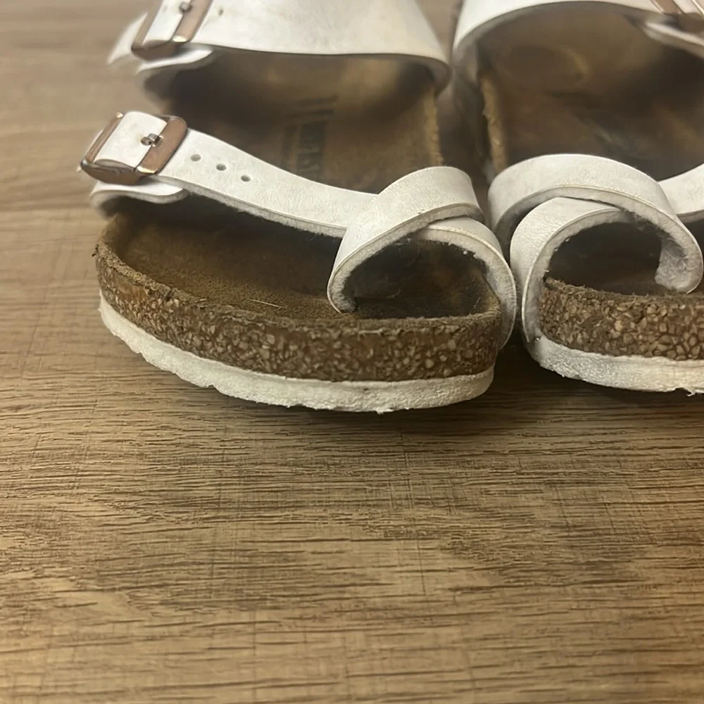 Birkenstock, white sandals, kids sz 2